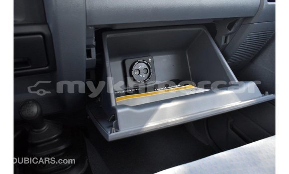 Acheter Import Voiture Toyota Land Cruiser Autre à Import - Dubai, Kampot Province Acheter Import Voiture Toyota Land Cruiser Autre à Import - Dubai, Kampot Province