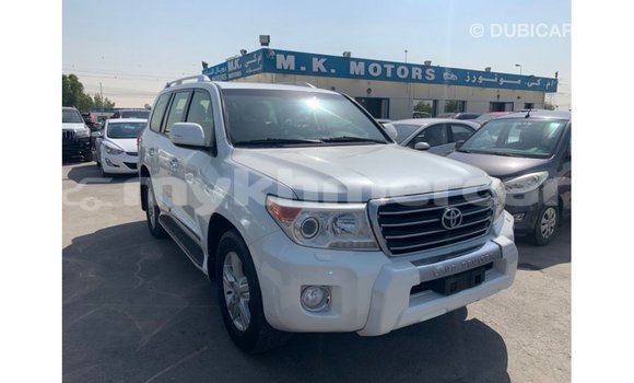 ទិញ នាំចូល Toyota Land Cruiser White ឡាន} ក្នុង Import - Dubai ក្នុង Kampot Province ទិញ នាំចូល Toyota Land Cruiser White ឡាន} ក្នុង Import - Dubai ក្នុង Kampot Province