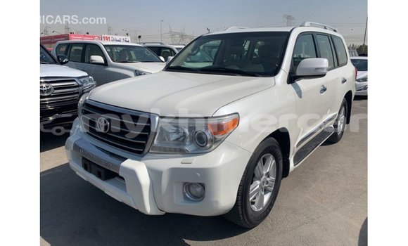 ទិញ នាំចូល Toyota Land Cruiser White ឡាន} ក្នុង Import - Dubai ក្នុង Kampot Province ទិញ នាំចូល Toyota Land Cruiser White ឡាន} ក្នុង Import - Dubai ក្នុង Kampot Province