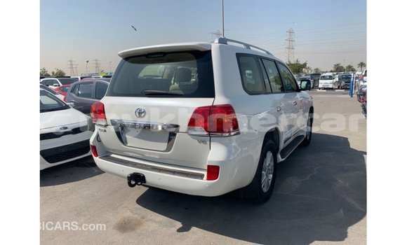 ទិញ នាំចូល Toyota Land Cruiser White ឡាន} ក្នុង Import - Dubai ក្នុង Kampot Province ទិញ នាំចូល Toyota Land Cruiser White ឡាន} ក្នុង Import - Dubai ក្នុង Kampot Province