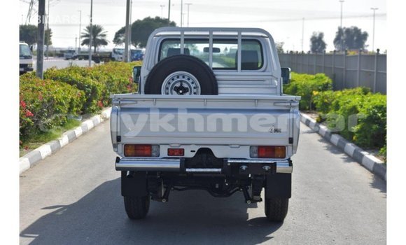 Acheter Import Voiture Toyota Land Cruiser Autre à Import - Dubai, Kampot Province Acheter Import Voiture Toyota Land Cruiser Autre à Import - Dubai, Kampot Province