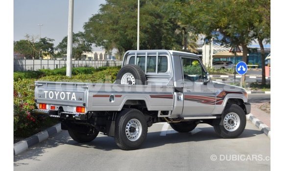 Acheter Import Voiture Toyota Land Cruiser Autre à Import - Dubai, Kampot Province Acheter Import Voiture Toyota Land Cruiser Autre à Import - Dubai, Kampot Province