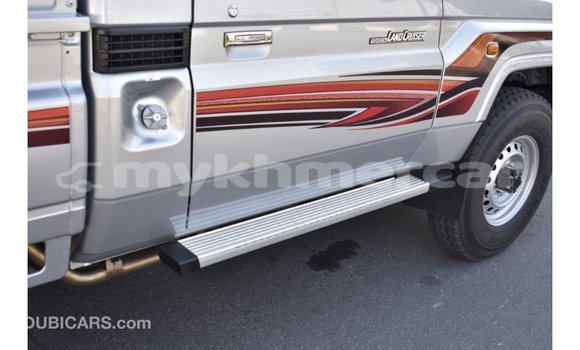 Acheter Import Voiture Toyota Land Cruiser Autre à Import - Dubai, Kampot Province Acheter Import Voiture Toyota Land Cruiser Autre à Import - Dubai, Kampot Province