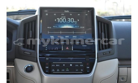 Acheter Import Voiture Toyota Land Cruiser Blanc à Import - Dubai, Kampot Province Acheter Import Voiture Toyota Land Cruiser Blanc à Import - Dubai, Kampot Province