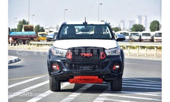 Acheter Import Voiture Toyota Hilux Noir à Import - Dubai, Kampot Province Acheter Import Voiture Toyota Hilux Noir à Import - Dubai, Kampot Province