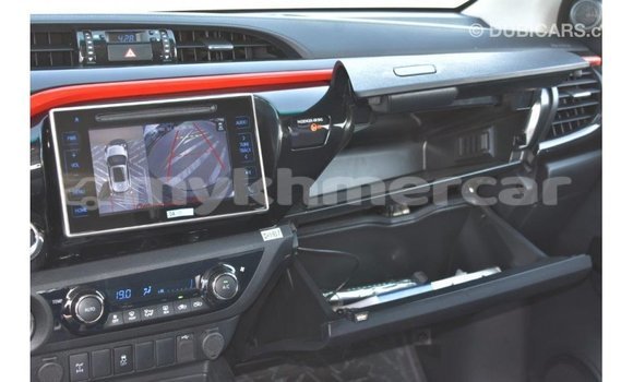 Acheter Import Voiture Toyota Hilux Noir à Import - Dubai, Kampot Province Acheter Import Voiture Toyota Hilux Noir à Import - Dubai, Kampot Province