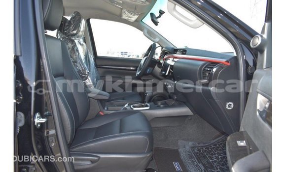 Acheter Import Voiture Toyota Hilux Noir à Import - Dubai, Kampot Province Acheter Import Voiture Toyota Hilux Noir à Import - Dubai, Kampot Province