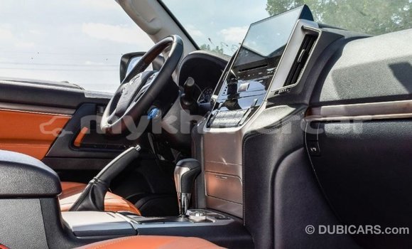 Acheter Import Voiture Toyota Land Cruiser Blanc à Import - Dubai, Kampot Province Acheter Import Voiture Toyota Land Cruiser Blanc à Import - Dubai, Kampot Province