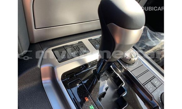 Acheter Import Voiture Toyota Land Cruiser Blanc à Import - Dubai, Kampot Province Acheter Import Voiture Toyota Land Cruiser Blanc à Import - Dubai, Kampot Province