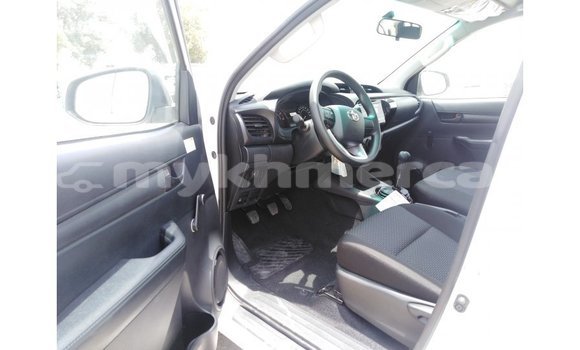 Buy Import Toyota Hilux White Car in Import - Dubai in Kampot Province Buy Import Toyota Hilux White Car in Import - Dubai in Kampot Province