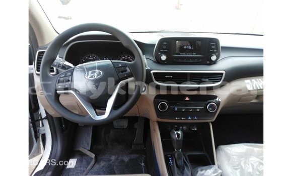 Buy Import Hyundai Tucson White Car in Import - Dubai in Kampot Province Buy Import Hyundai Tucson White Car in Import - Dubai in Kampot Province