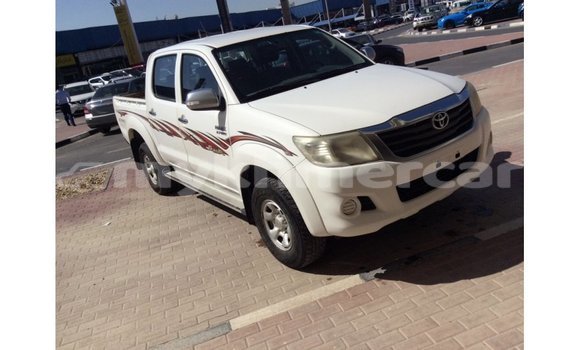 Acheter Import Voiture Toyota Hilux Blanc à Import - Dubai, Kampot Province Acheter Import Voiture Toyota Hilux Blanc à Import - Dubai, Kampot Province