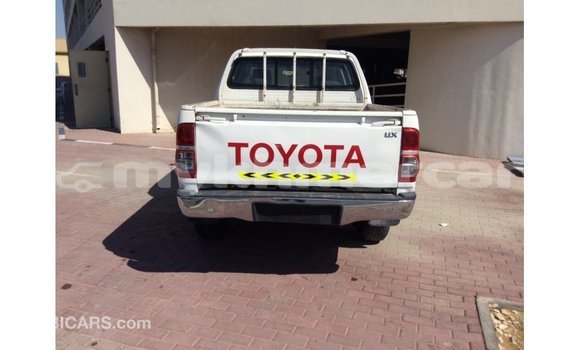 Acheter Import Voiture Toyota Hilux Blanc à Import - Dubai, Kampot Province Acheter Import Voiture Toyota Hilux Blanc à Import - Dubai, Kampot Province