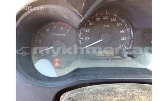 Acheter Import Voiture Toyota Hilux Blanc à Import - Dubai, Kampot Province Acheter Import Voiture Toyota Hilux Blanc à Import - Dubai, Kampot Province