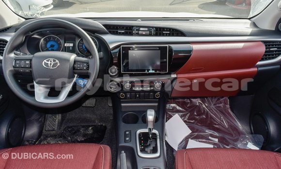 Acheter Import Voiture Toyota Hilux Blanc à Import - Dubai, Kampot Province Acheter Import Voiture Toyota Hilux Blanc à Import - Dubai, Kampot Province