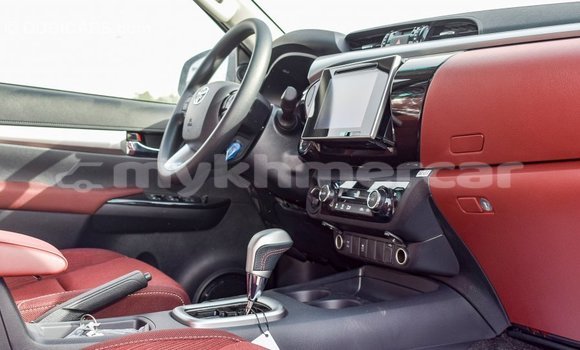 Acheter Import Voiture Toyota Hilux Blanc à Import - Dubai, Kampot Province Acheter Import Voiture Toyota Hilux Blanc à Import - Dubai, Kampot Province