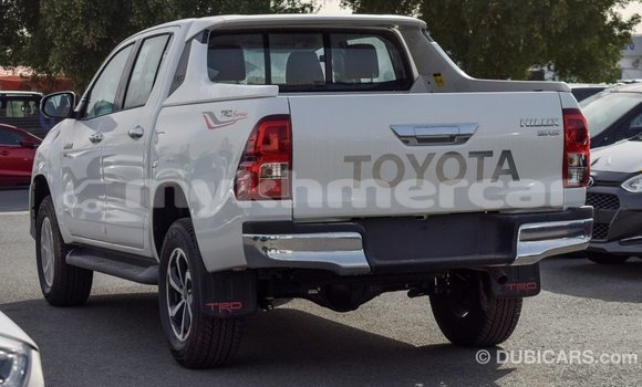 Acheter Import Voiture Toyota Hilux Blanc à Import - Dubai, Kampot Province Acheter Import Voiture Toyota Hilux Blanc à Import - Dubai, Kampot Province