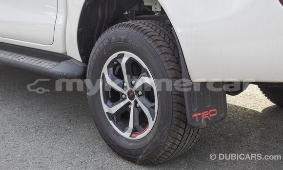 Acheter Import Voiture Toyota Hilux Blanc à Import - Dubai, Kampot Province Acheter Import Voiture Toyota Hilux Blanc à Import - Dubai, Kampot Province