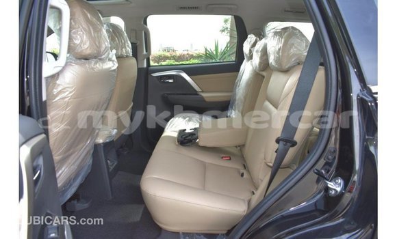 Acheter Import Voiture Mitsubishi Montero Noir à Import - Dubai, Kampot Province Acheter Import Voiture Mitsubishi Montero Noir à Import - Dubai, Kampot Province