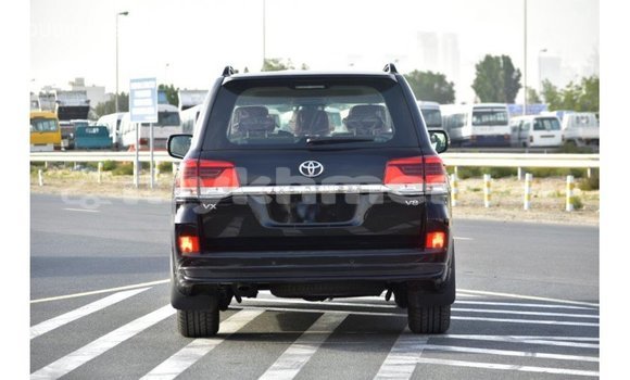 Acheter Import Voiture Toyota Land Cruiser Noir à Import - Dubai, Kampot Province Acheter Import Voiture Toyota Land Cruiser Noir à Import - Dubai, Kampot Province