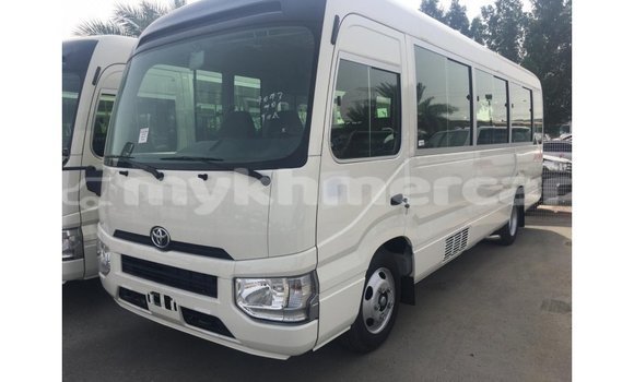 Acheter Import Voiture Toyota Coaster Blanc à Import - Dubai, Kampot Province Acheter Import Voiture Toyota Coaster Blanc à Import - Dubai, Kampot Province