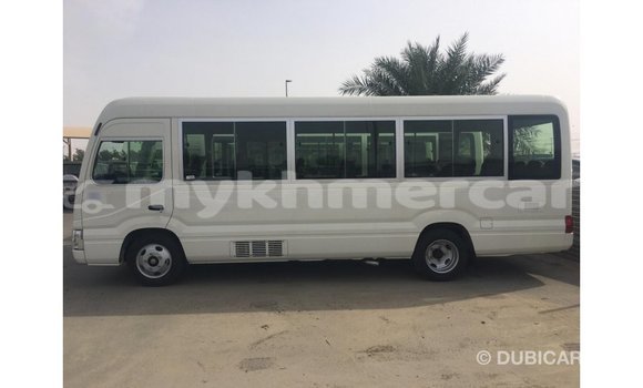 Acheter Import Voiture Toyota Coaster Blanc à Import - Dubai, Kampot Province Acheter Import Voiture Toyota Coaster Blanc à Import - Dubai, Kampot Province