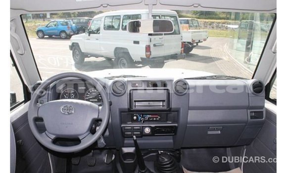 Buy Import Toyota Land Cruiser White Car in Import - Dubai in Kampot Province Buy Import Toyota Land Cruiser White Car in Import - Dubai in Kampot Province