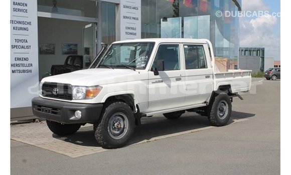 Buy Import Toyota Land Cruiser White Car in Import - Dubai in Kampot Province Buy Import Toyota Land Cruiser White Car in Import - Dubai in Kampot Province
