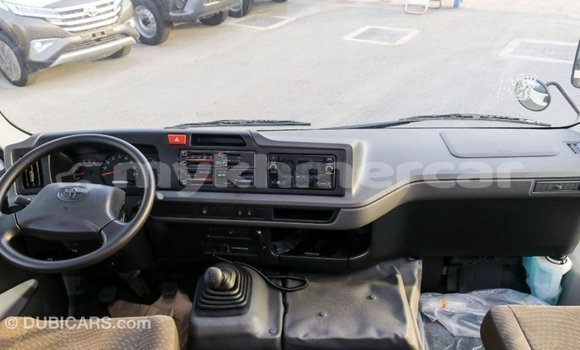 Acheter Import Voiture Toyota Coaster Blanc à Import - Dubai, Kampot Province Acheter Import Voiture Toyota Coaster Blanc à Import - Dubai, Kampot Province