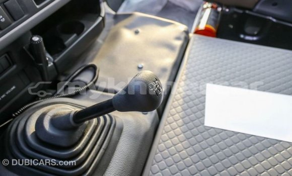 Acheter Import Voiture Toyota Coaster Blanc à Import - Dubai, Kampot Province Acheter Import Voiture Toyota Coaster Blanc à Import - Dubai, Kampot Province