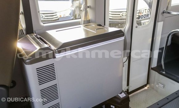 Acheter Import Voiture Toyota Coaster Blanc à Import - Dubai, Kampot Province Acheter Import Voiture Toyota Coaster Blanc à Import - Dubai, Kampot Province