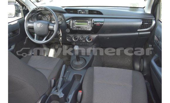 Acheter Import Voiture Toyota Hilux Autre à Import - Dubai, Kampot Province Acheter Import Voiture Toyota Hilux Autre à Import - Dubai, Kampot Province