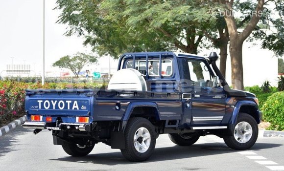 Acheter Import Voiture Toyota Land Cruiser Bleu à Import - Dubai, Kampot Province Acheter Import Voiture Toyota Land Cruiser Bleu à Import - Dubai, Kampot Province