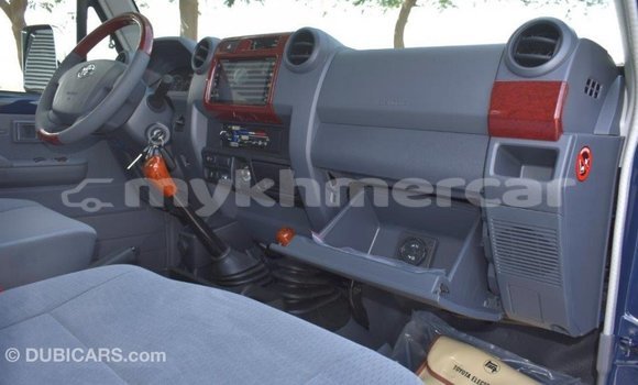 Acheter Import Voiture Toyota Land Cruiser Bleu à Import - Dubai, Kampot Province Acheter Import Voiture Toyota Land Cruiser Bleu à Import - Dubai, Kampot Province