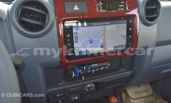 Acheter Import Voiture Toyota Land Cruiser Bleu à Import - Dubai, Kampot Province Acheter Import Voiture Toyota Land Cruiser Bleu à Import - Dubai, Kampot Province