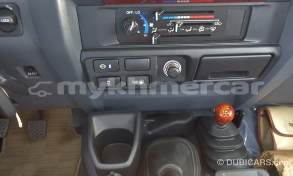 Acheter Import Voiture Toyota Land Cruiser Bleu à Import - Dubai, Kampot Province Acheter Import Voiture Toyota Land Cruiser Bleu à Import - Dubai, Kampot Province