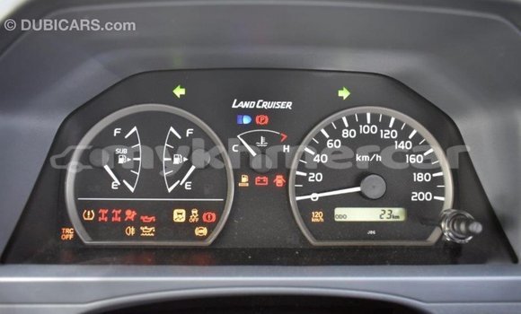 Acheter Import Voiture Toyota Land Cruiser Bleu à Import - Dubai, Kampot Province Acheter Import Voiture Toyota Land Cruiser Bleu à Import - Dubai, Kampot Province