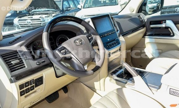 Buy Import Toyota Land Cruiser White Car in Import - Dubai in Kampot Province Buy Import Toyota Land Cruiser White Car in Import - Dubai in Kampot Province
