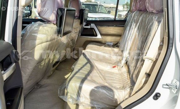 Buy Import Toyota Land Cruiser White Car in Import - Dubai in Kampot Province Buy Import Toyota Land Cruiser White Car in Import - Dubai in Kampot Province