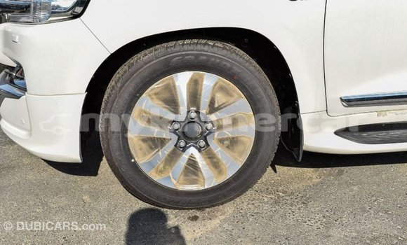 Buy Import Toyota Land Cruiser White Car in Import - Dubai in Kampot Province Buy Import Toyota Land Cruiser White Car in Import - Dubai in Kampot Province