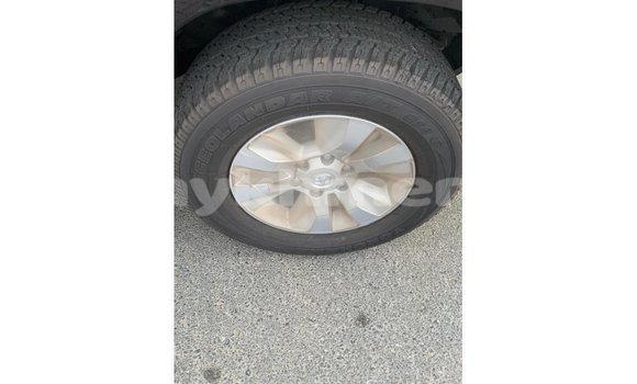 Acheter Import Voiture Toyota Hilux Noir à Import - Dubai, Kampot Province Acheter Import Voiture Toyota Hilux Noir à Import - Dubai, Kampot Province