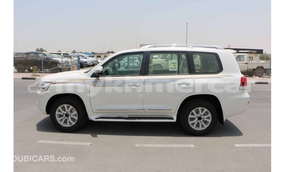 Buy Import Toyota Land Cruiser White Car in Import - Dubai in Kampot Province Buy Import Toyota Land Cruiser White Car in Import - Dubai in Kampot Province