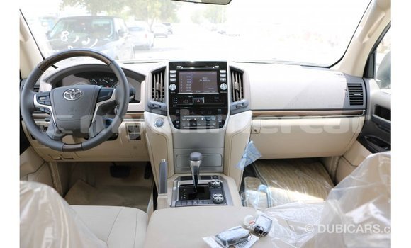 Buy Import Toyota Land Cruiser White Car in Import - Dubai in Kampot Province Buy Import Toyota Land Cruiser White Car in Import - Dubai in Kampot Province