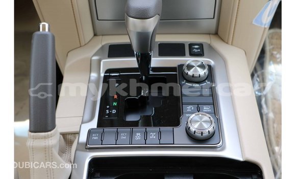 Buy Import Toyota Land Cruiser White Car in Import - Dubai in Kampot Province Buy Import Toyota Land Cruiser White Car in Import - Dubai in Kampot Province