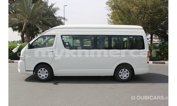 Acheter Import Voiture Toyota Hiace Blanc à Import - Dubai, Kampot Province Acheter Import Voiture Toyota Hiace Blanc à Import - Dubai, Kampot Province