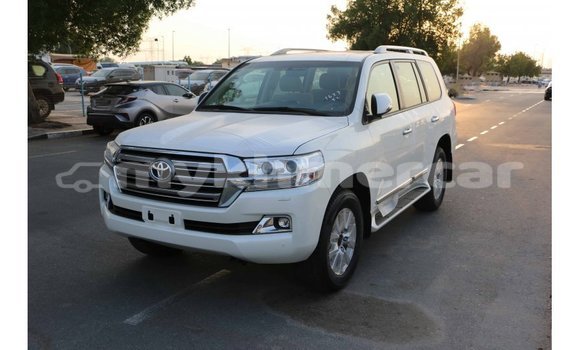 Buy Import Toyota Land Cruiser White Car in Import - Dubai in Kampot Province Buy Import Toyota Land Cruiser White Car in Import - Dubai in Kampot Province
