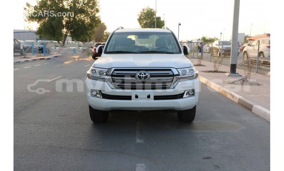 Buy Import Toyota Land Cruiser White Car in Import - Dubai in Kampot Province Buy Import Toyota Land Cruiser White Car in Import - Dubai in Kampot Province