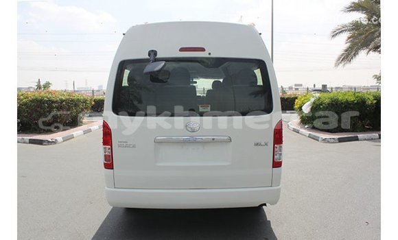 Acheter Import Voiture Toyota Hiace Blanc à Import - Dubai, Kampot Province Acheter Import Voiture Toyota Hiace Blanc à Import - Dubai, Kampot Province