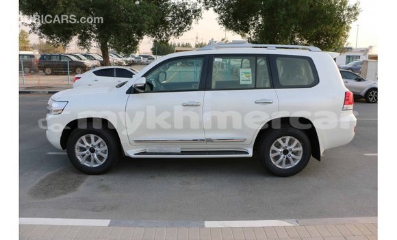 Buy Import Toyota Land Cruiser White Car in Import - Dubai in Kampot Province Buy Import Toyota Land Cruiser White Car in Import - Dubai in Kampot Province
