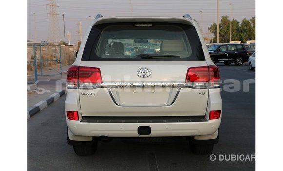 Buy Import Toyota Land Cruiser White Car in Import - Dubai in Kampot Province Buy Import Toyota Land Cruiser White Car in Import - Dubai in Kampot Province